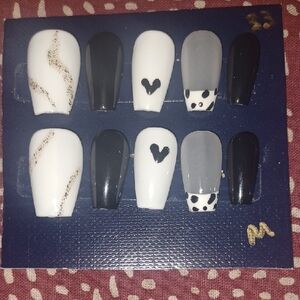 Hand Crafted Black and White Nail Set